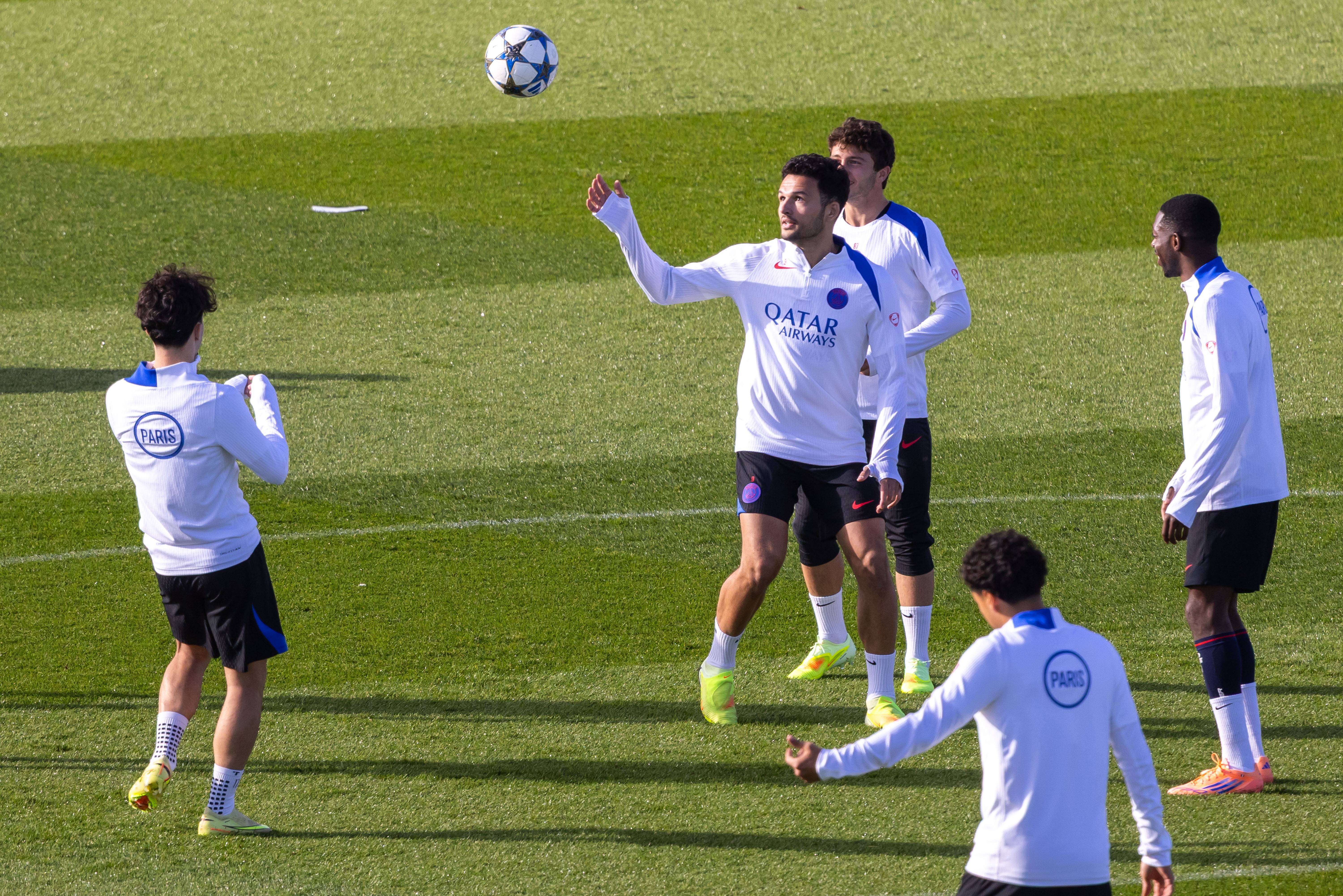 包含集结日巴黎圣日耳曼调整名单以备荷甲；主帅复盘环节打磨；底气十足；细节决定成败的词条